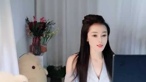 Daisy online show from May 5, 10:29 pm