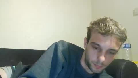 happyfunnyboy79 online show from May 17, 11:12 pm