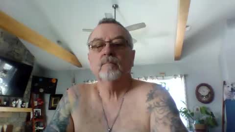 Snapshot of happynudist7373 chatting on January 16, 3:49 pm happynudist7373 online show from January 16, 3:49 pm