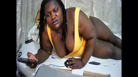 Snapshot of happysonia chatting on October 3, 9:50 am happysonia online show from October 3, 9:50 am