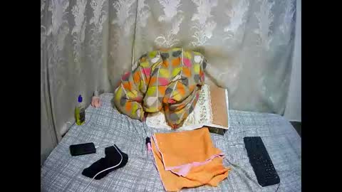 happysonia online show from December 3, 5:48 am