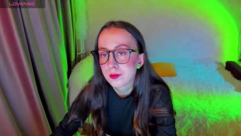 Stephanie online show from February 11, 7:52 pm