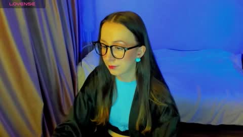 Stephanie online show from March 4, 8:04 pm