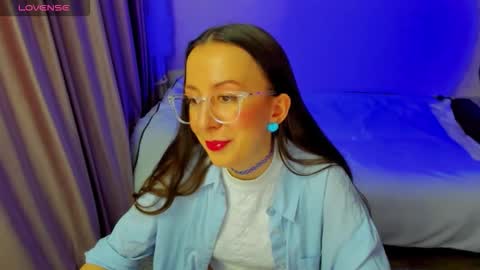 Stephanie online show from March 18, 7:17 pm