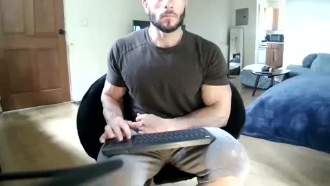 Snapshot of happytoesgonzonose chatting on March 29, 2:44 am Leila online show from March 29, 2:44 am