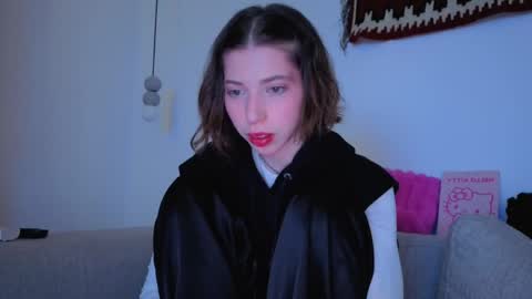 Vivy online show from April 9, 11:43 pm