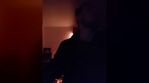 Snapshot of hard_gunn chatting on April 4, 6:27 pm hard_gunn online show from April 4, 6:27 pm