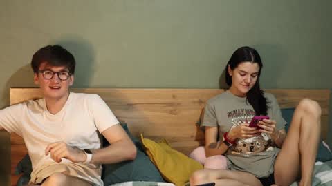 Emily and David online show from December 3, 4:58 am