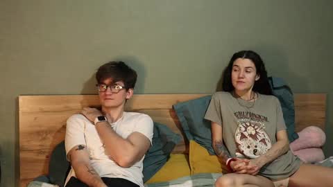 Emily and David online show from December 19, 5:29 am