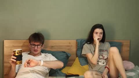 Emily and David online show from February 9, 5:08 am