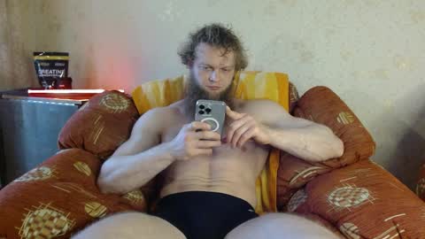 Valentino Hard online show from April 3, 9:40 am