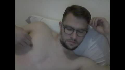 Snapshot of hardboylovemilfmoom chatting on May 21, 9:11 pm hardboylovemilfmoom online show from May 21, 9:11 pm