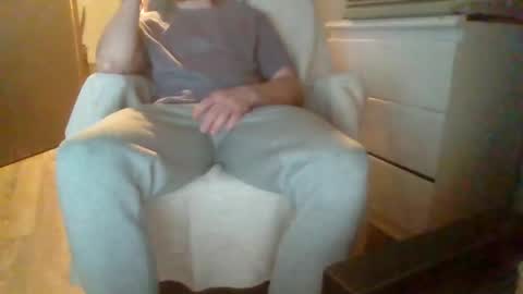 Snapshot of hardguymike chatting on January 13, 5:24 am hardguymike online show from January 13, 5:24 am