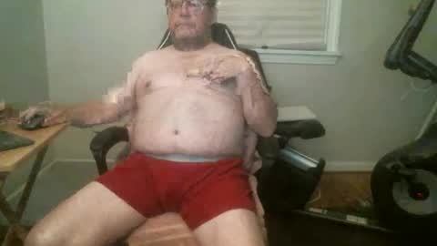 Snapshot of hardmik chatting on November 17, 6:30 am Mik online show from November 17, 6:30 am