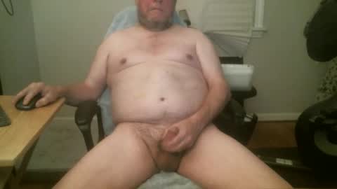 Snapshot of hardmik chatting on April 9, 6:19 am Mik online show from April 9, 6:19 am