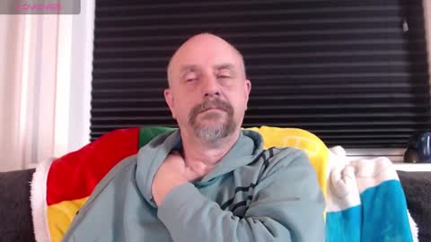 Snapshot of hardmrlazy chatting on December 10, 8:49 pm MrLazy online show from December 10, 8:49 pm