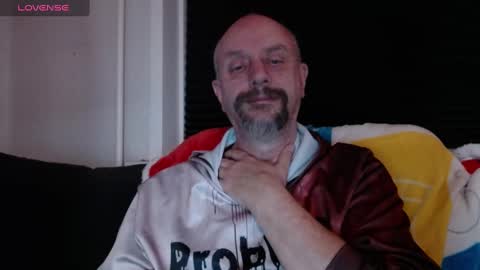 Snapshot of hardmrlazy chatting on December 14, 7:14 pm MrLazy online show from December 14, 7:14 pm