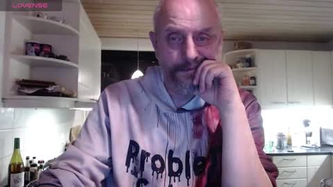 Snapshot of hardmrlazy chatting on December 18, 6:57 pm MrLazy online show from December 18, 6:57 pm