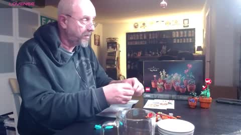 Snapshot of hardmrlazy chatting on December 21, 4:25 pm MrLazy online show from December 21, 4:25 pm