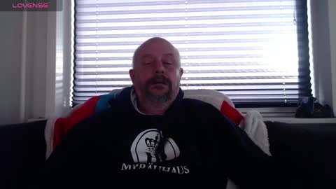 Snapshot of hardmrlazy chatting on December 23, 12:41 pm MrLazy online show from December 23, 12:41 pm