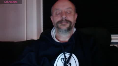 Snapshot of hardmrlazy chatting on December 26, 3:20 pm MrLazy online show from December 26, 3:20 pm