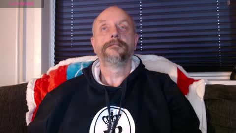 Snapshot of hardmrlazy chatting on December 27, 2:22 pm MrLazy online show from December 27, 2:22 pm