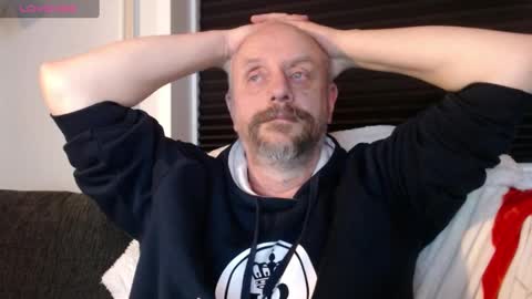 Snapshot of hardmrlazy chatting on December 27, 8:28 pm MrLazy online show from December 27, 8:28 pm