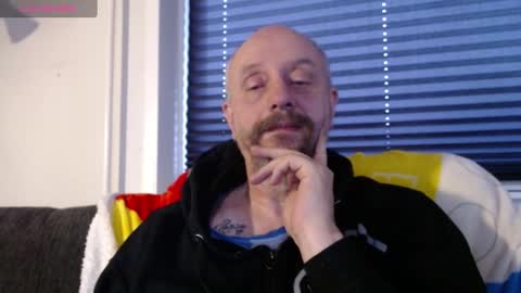 Snapshot of hardmrlazy chatting on December 31, 12:36 pm MrLazy online show from December 31, 12:36 pm