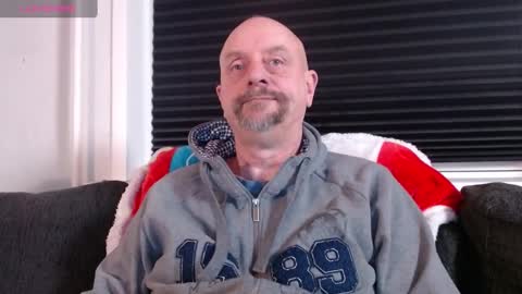 Snapshot of hardmrlazy chatting on January 3, 8:32 pm MrLazy online show from January 3, 8:32 pm