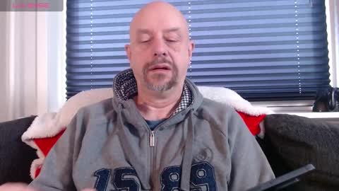 Snapshot of hardmrlazy chatting on January 5, 10:32 am MrLazy online show from January 5, 10:32 am