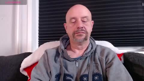 Snapshot of hardmrlazy chatting on January 5, 4:38 pm MrLazy online show from January 5, 4:38 pm