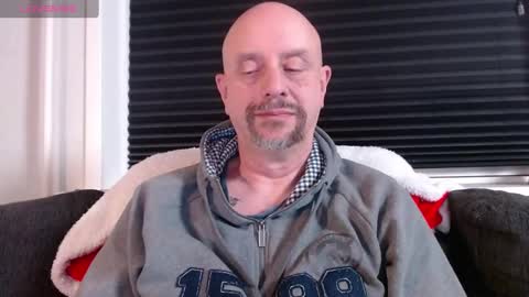 Snapshot of hardmrlazy chatting on January 5, 7:39 pm MrLazy online show from January 5, 7:39 pm