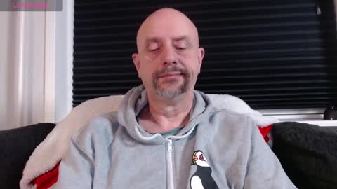 Snapshot of hardmrlazy chatting on January 6, 9:43 pm MrLazy online show from January 6, 9:43 pm