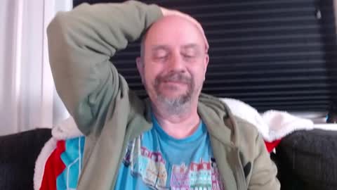 Snapshot of hardmrlazy chatting on January 15, 7:12 pm MrLazy online show from January 15, 7:12 pm