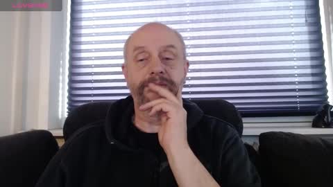 Snapshot of hardmrlazy chatting on February 22, 12:08 pm MrLazy online show from February 22, 12:08 pm