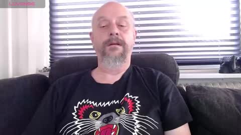 Snapshot of hardmrlazy chatting on September 19, 12:06 pm MrLazy online show from September 19, 12:06 pm