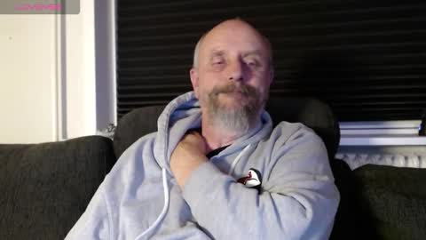 Snapshot of hardmrlazy chatting on October 9, 7:01 pm MrLazy online show from October 9, 7:01 pm