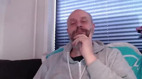 Snapshot of hardmrlazy chatting on February 14, 3:42 pm MrLazy online show from February 14, 3:42 pm