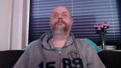 Snapshot of hardmrlazy chatting on February 18, 4:25 pm MrLazy online show from February 18, 4:25 pm