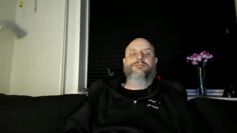 Snapshot of hardmrlazy chatting on April 7, 10:09 pm MrLazy online show from April 7, 10:09 pm