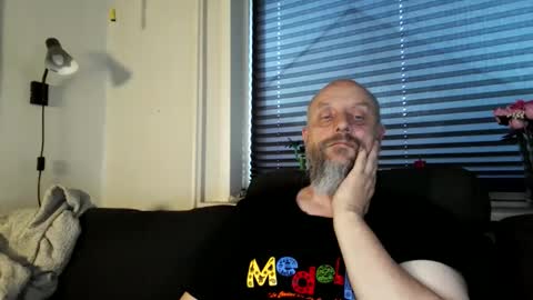 MrLazy online show from May 19, 6:36 pm