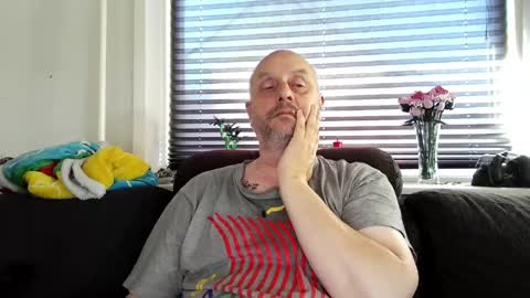 Snapshot of hardmrlazy chatting on May 28, 8:00 am MrLazy online show from May 28, 8:00 am