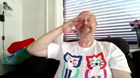 Snapshot of hardmrlazy chatting on June 6, 2:44 pm MrLazy online show from June 6, 2:44 pm