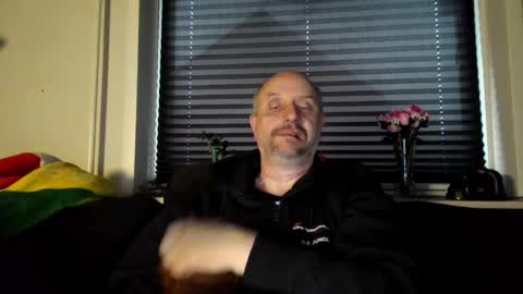 Snapshot of hardmrlazy chatting on June 8, 6:08 pm MrLazy online show from June 8, 6:08 pm