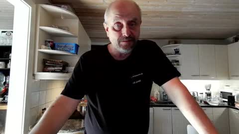 Snapshot of hardmrlazy chatting on June 18, 4:55 pm MrLazy online show from June 18, 4:55 pm