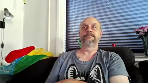 Snapshot of hardmrlazy chatting on June 21, 4:20 pm MrLazy online show from June 21, 4:20 pm