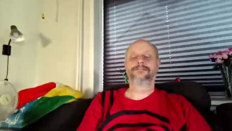 Snapshot of hardmrlazy chatting on June 27, 6:24 pm MrLazy online show from June 27, 6:24 pm