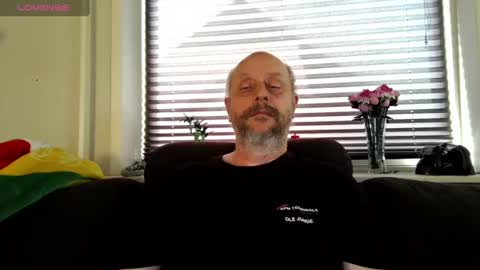 Snapshot of hardmrlazy chatting on July 8, 10:20 am MrLazy online show from July 8, 10:20 am