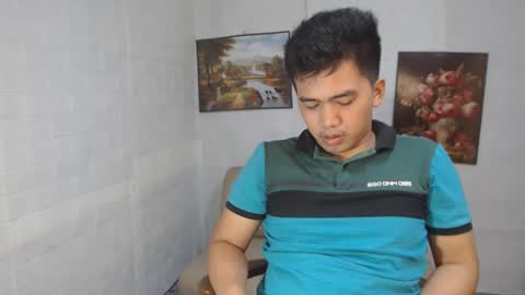 Snapshot of hardnight_100 chatting on January 25, 9:35 pm erwin online show from January 25, 9:35 pm