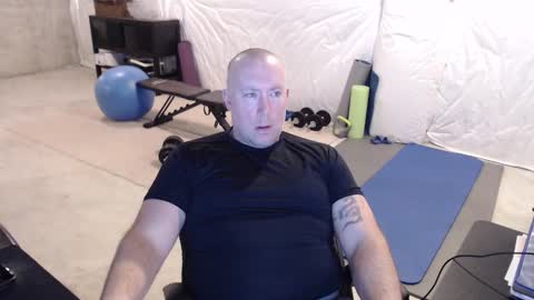 Snapshot of hardwired4816 chatting on February 1, 3:27 am hardwired4816 online show from February 1, 3:27 am